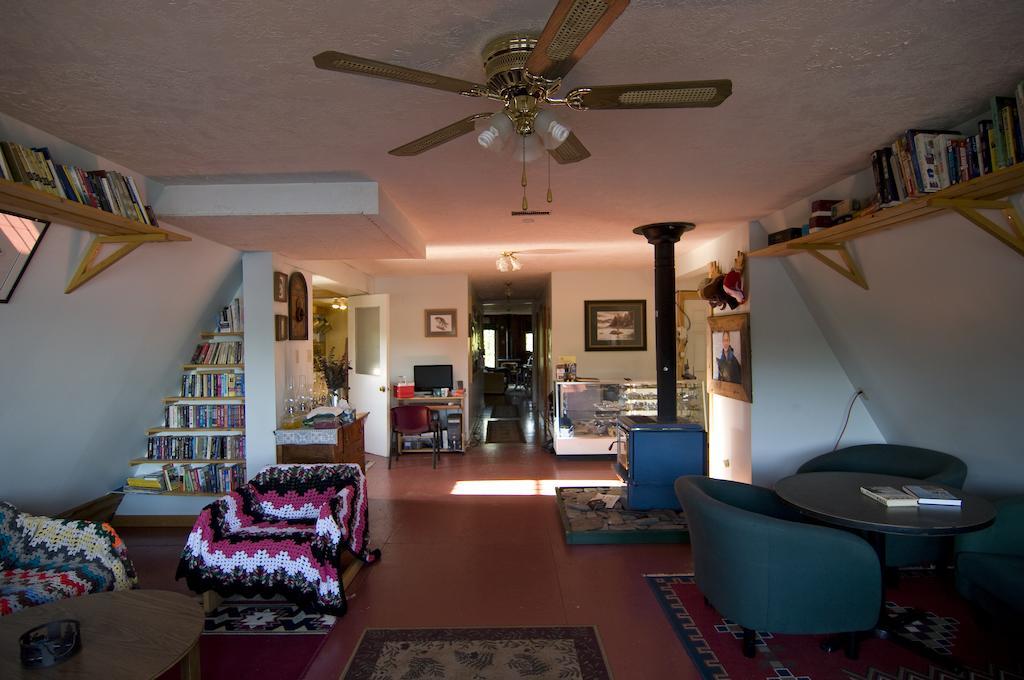 Yellow Dog Lodge, Inc. Yellowknife Esterno foto